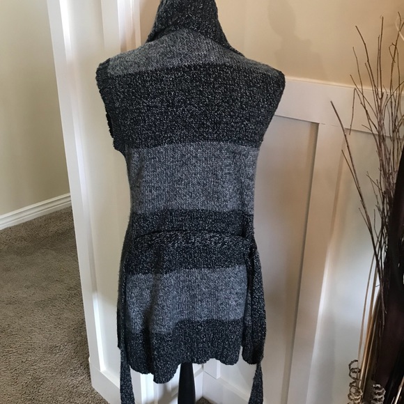 Catch M Sleeveless Sweater Cardigan - Picture 4 of 5